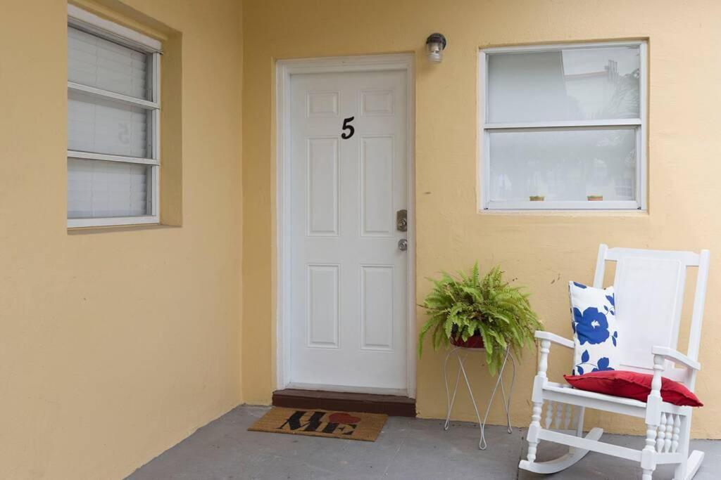 1 Bedroom Apt Near Coconut Grove Miami Eksteriør billede