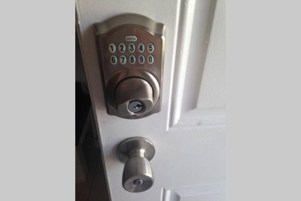 1 Bedroom Apt Near Coconut Grove Miami Eksteriør billede
