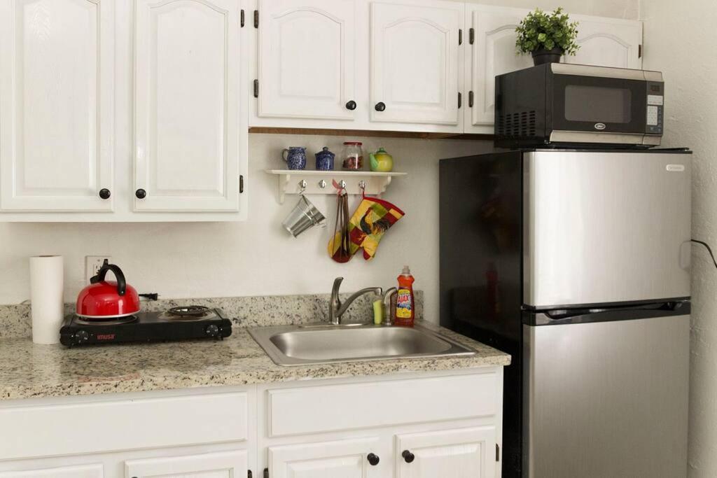 1 Bedroom Apt Near Coconut Grove Miami Eksteriør billede
